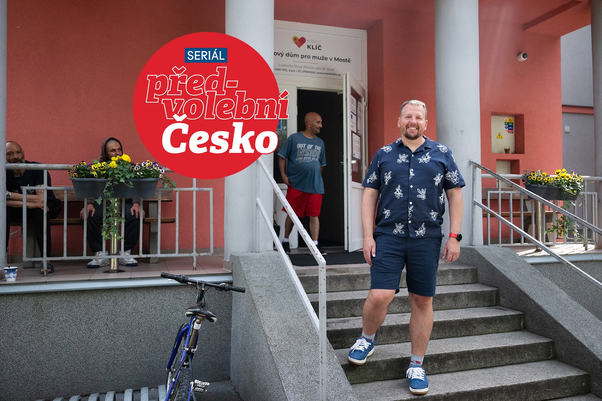 „Místo toho, aby se těm lidem pomohlo usadit se na trhu práce, tak budou odkláněni směrem k demotivaci a v nejhorším případě i k radikalizaci.“ (Karel Komárek z organizace K srdci klíč) 