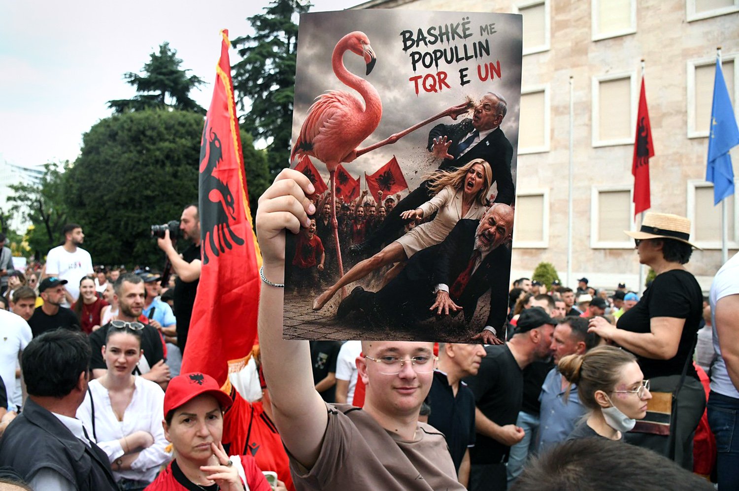 Albánie není na prodej. (Protest v Tiraně, 10. června 2026) 