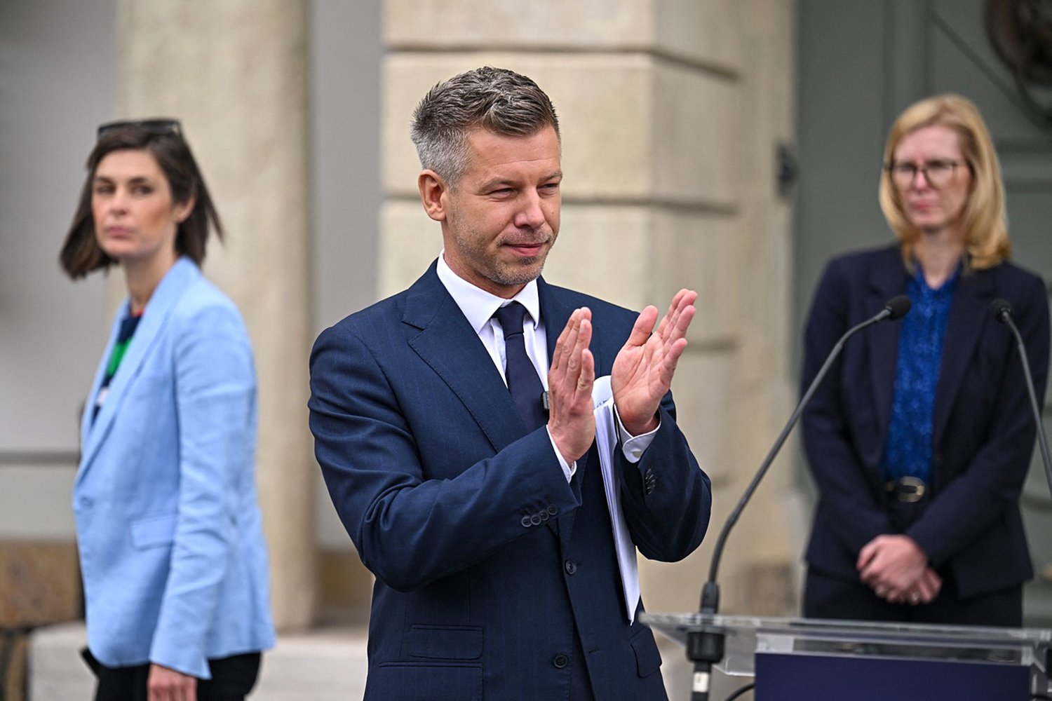 Tleskám si. Je to rychlé. (Péter Magyar)