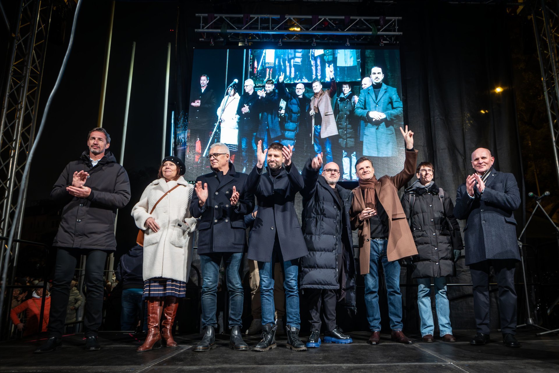 Politici Progresivního Slovenska na loňském opozičním protestu u příležitosti oslav výročí sametové revoluce.
