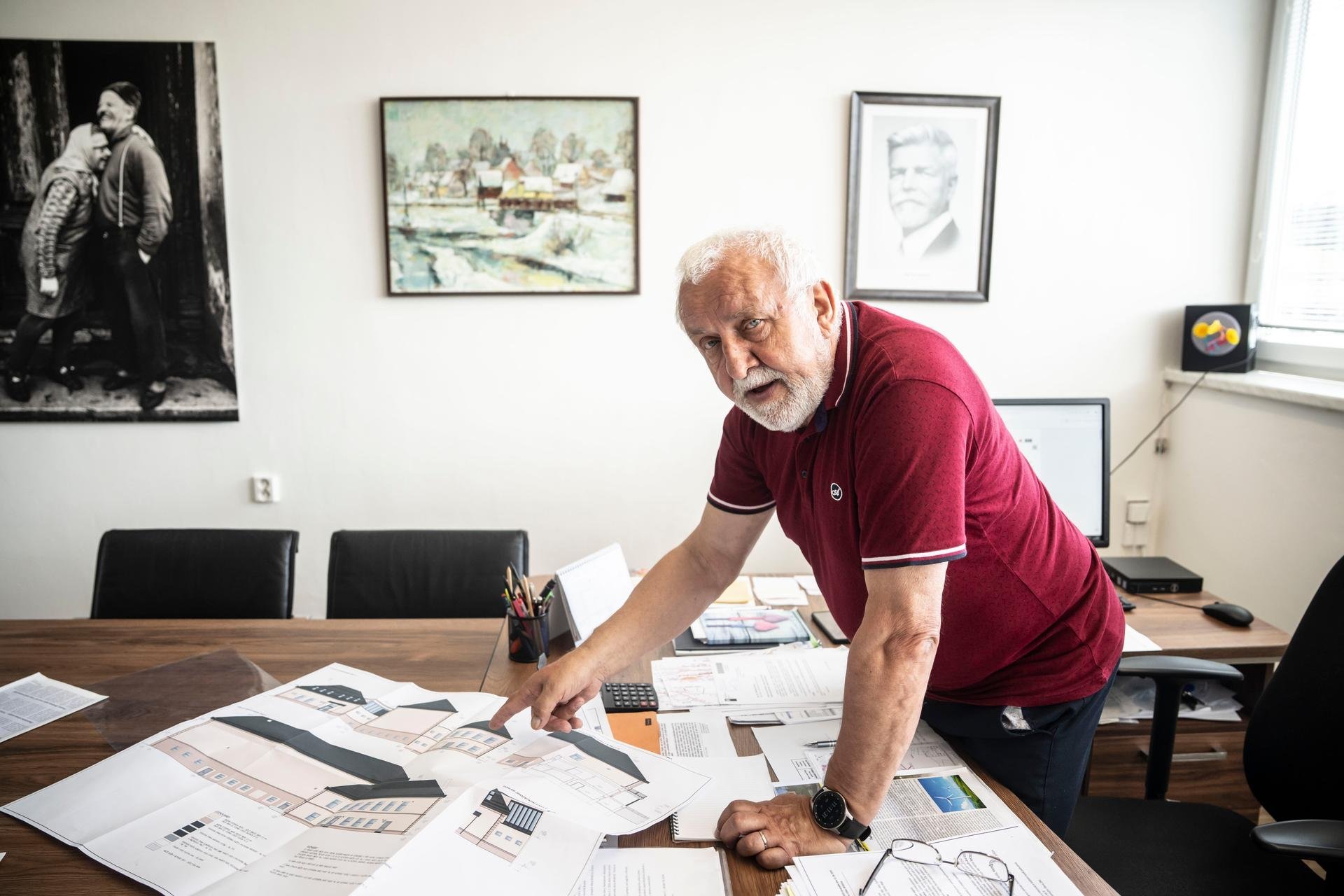 „Za peníze z elektráren vylepšíme společenský dům.“ (Miroslav Kladníček)
Autor: Milan Jaroš