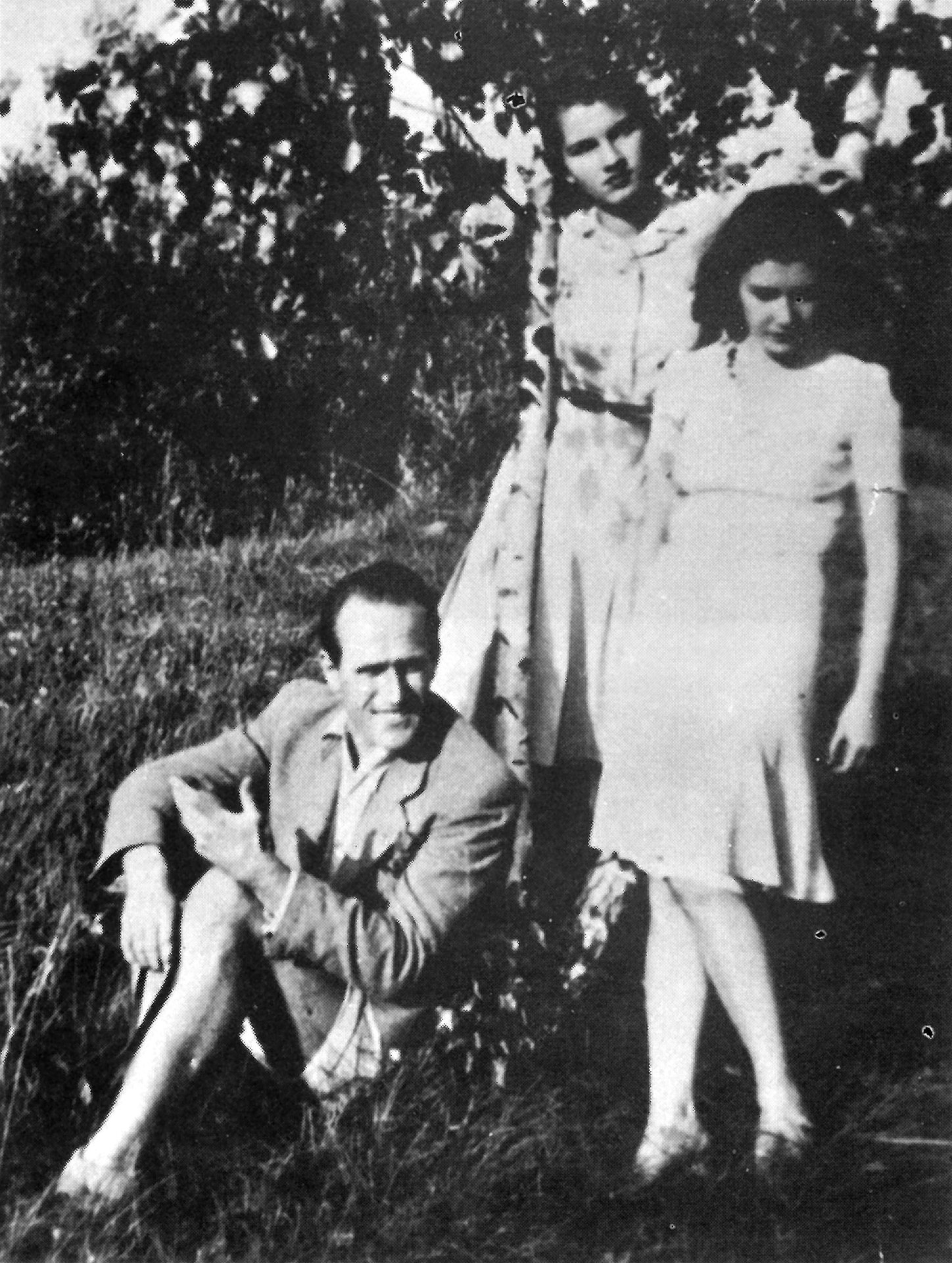 Nejdřív dole zazvonit. (Manželé Krupkovi)
Autor: nakladatelsví Naše vojsko