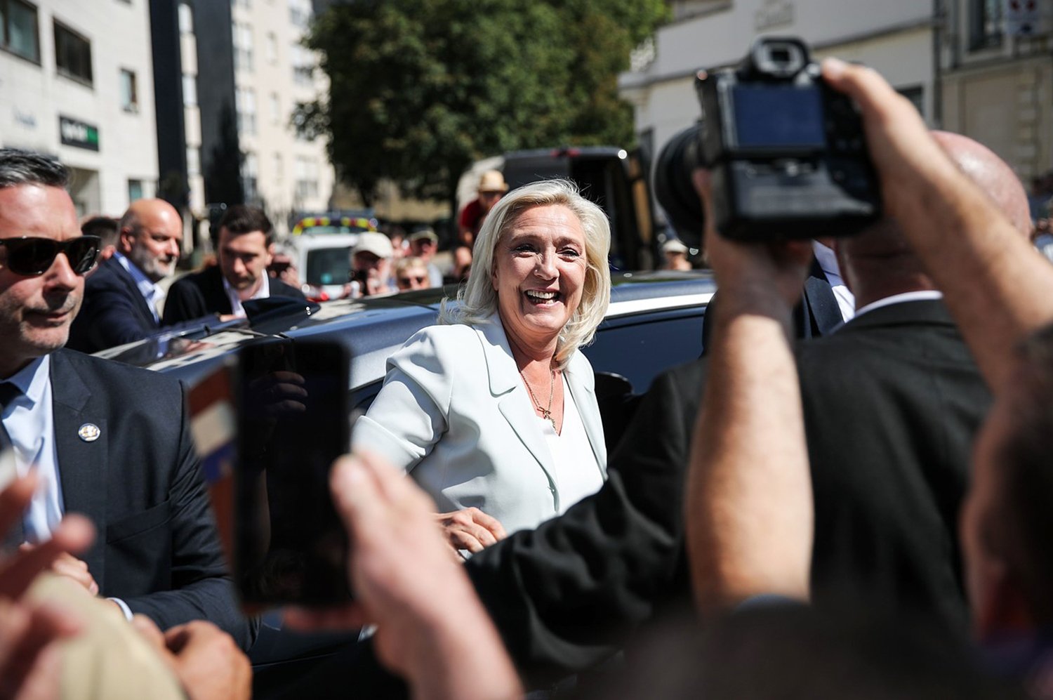 Marine Le Pen oznámila svoji kandidaturu v prezidentských volbách.