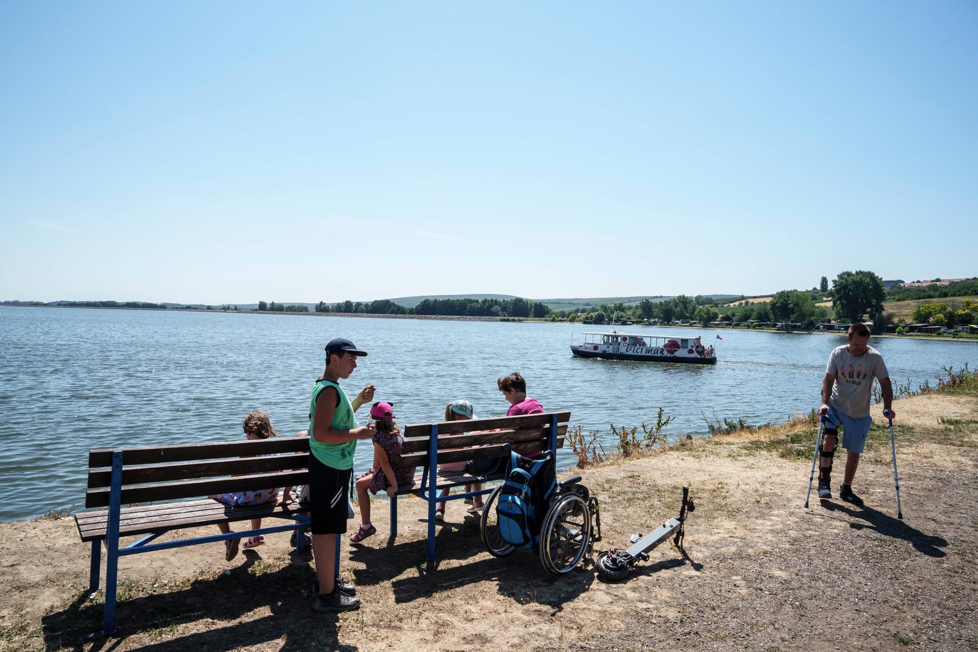 Předloni se tu točily dvě lodě, ale lidí je málo. (Dolní jezero)
Autor: Milan Jaroš