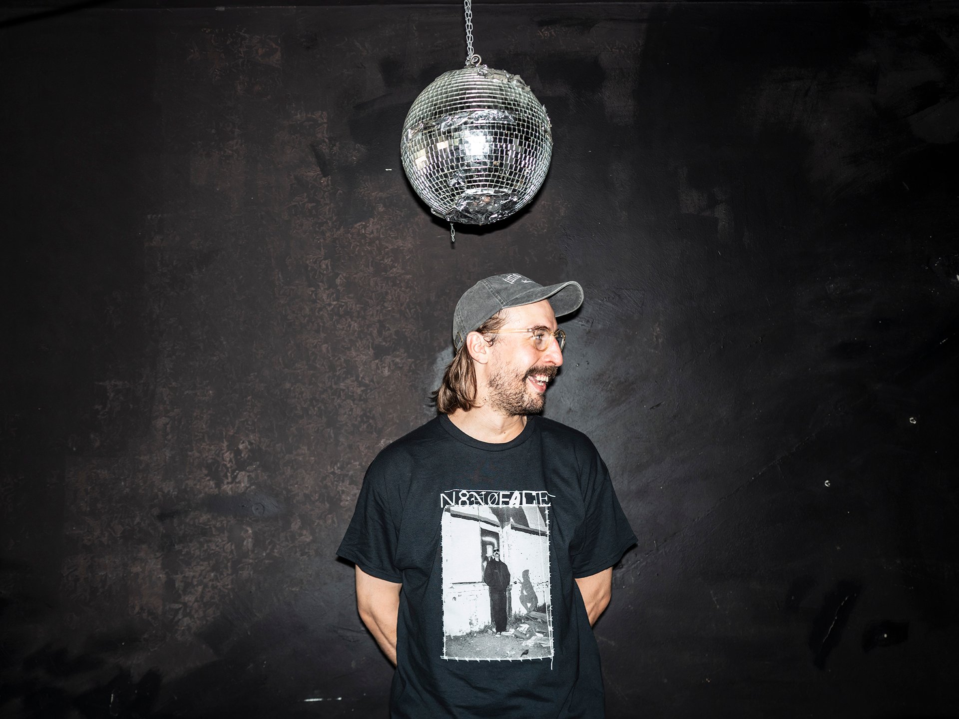 „Býval jsem underground for life a razil jsem heslo, že jedině alternativa je ta správná cesta, ale dnes hledám nějaký střed.“