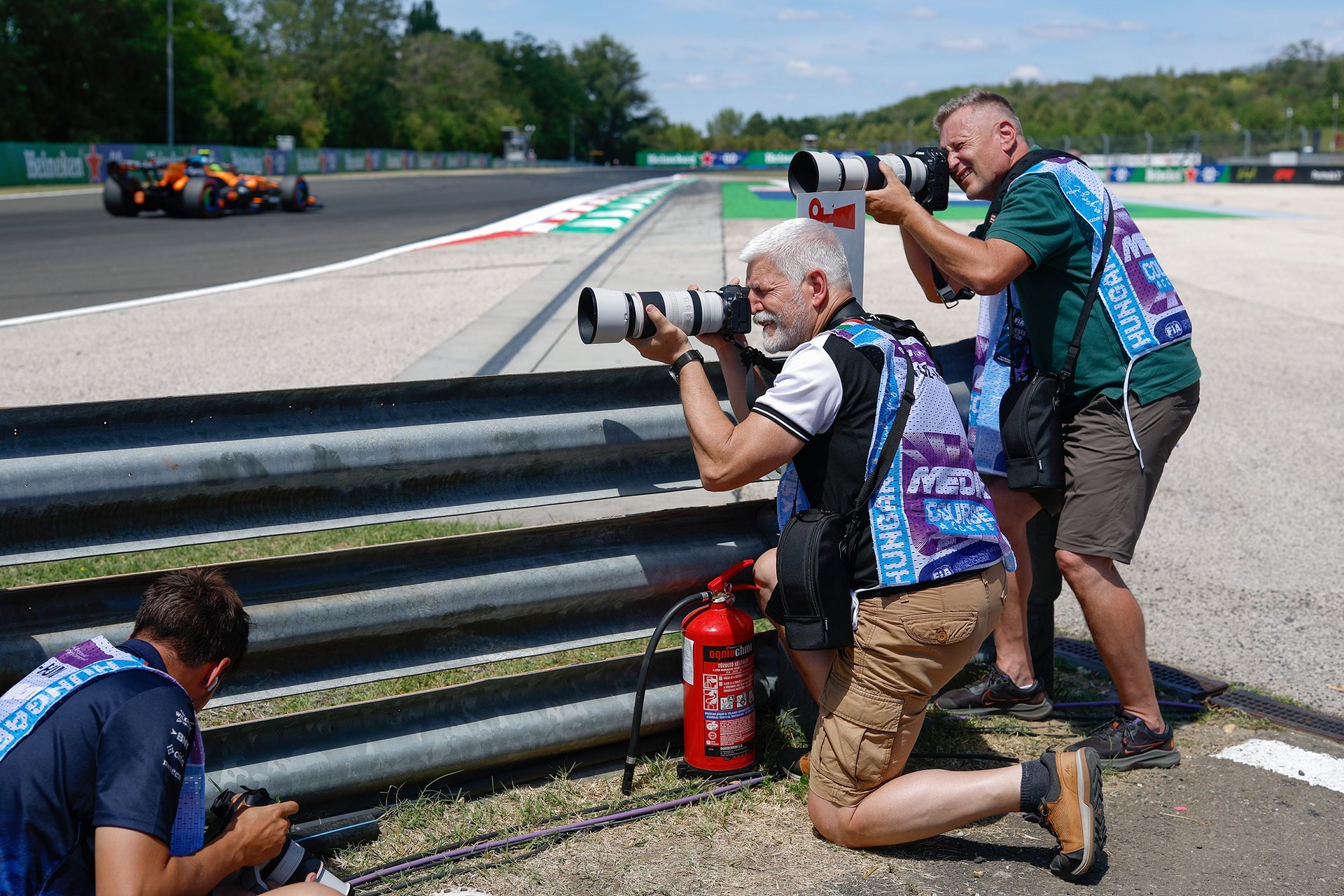Tak se rozfotíme. (Petr Pavel a Jan Altner na Hungaroringu)