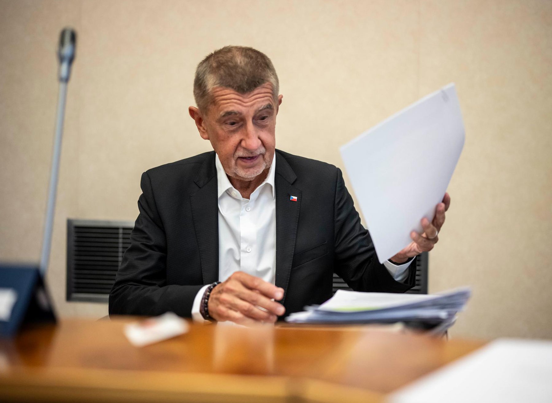 Pro koho se ohýbají pravidla? (Premiér Babiš)