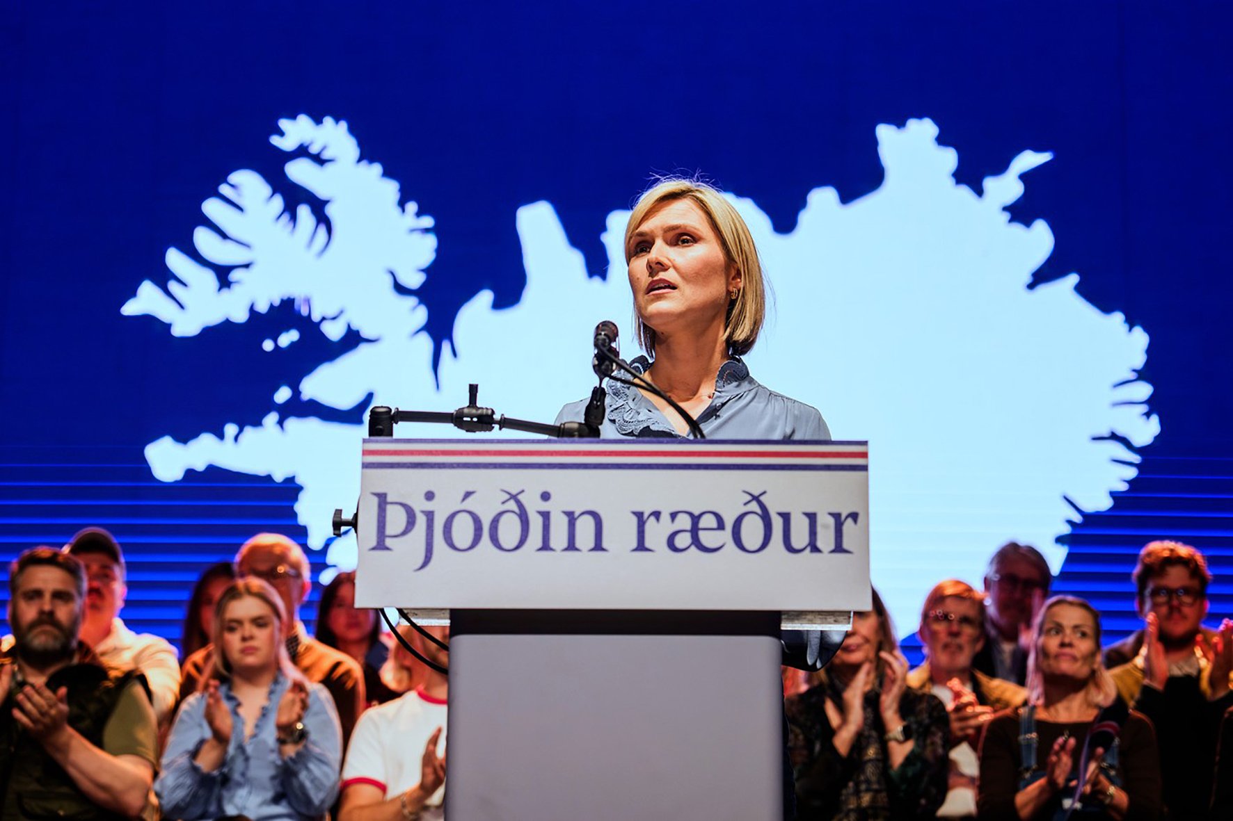 Euro by mohlo vyřešit ekonomické problémy ostrova. Rozhodnou však ryby. (Islandská premiérka Kristrun Frostadottir)
