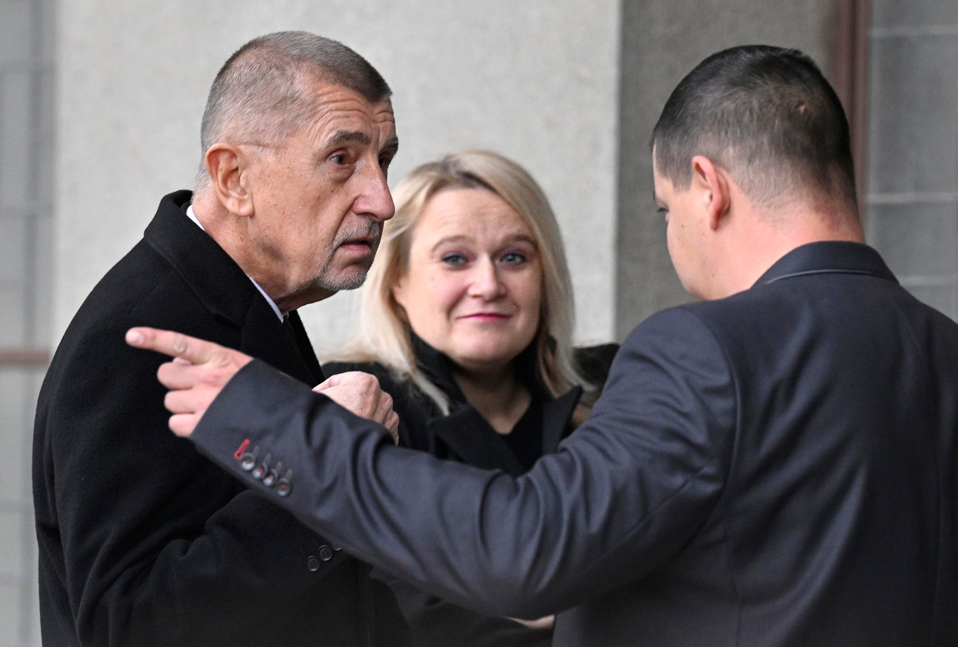 Po boku premiéra a v dozorčí radě ČEPS. (Poradkyně premiéra Michaela Pobořilová)