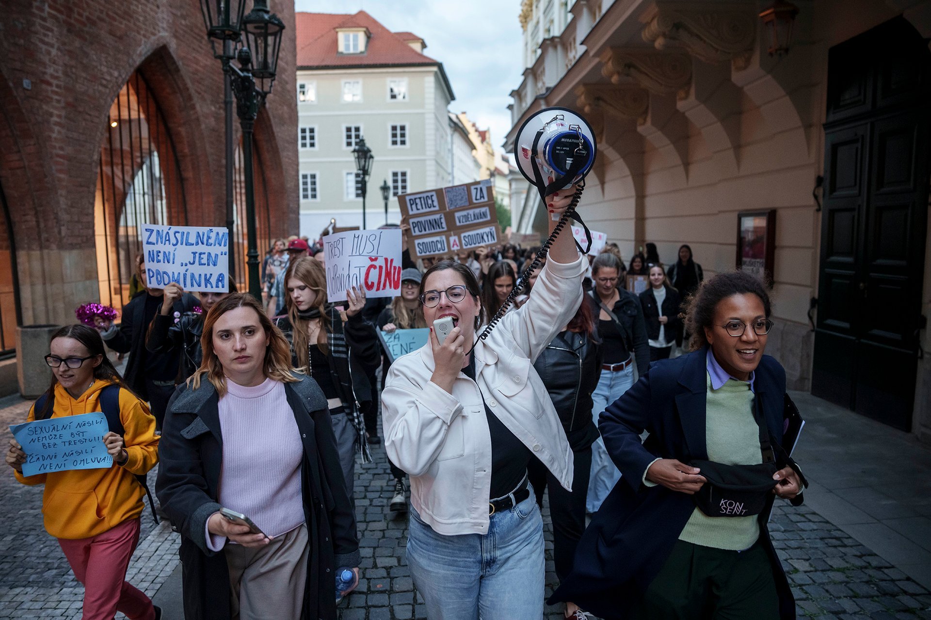 Demonstrace začala na Ovocném trhu před sídlem Soudcovské unie ČR. 
Autor: Milan Jaroš