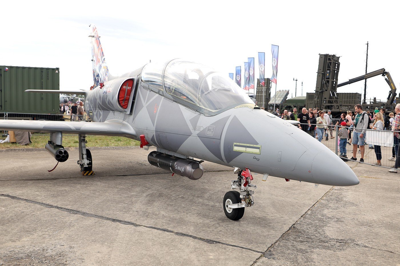 Dny NATO a Dnů Vzdušných sil Armády ČR: Český výrobce letadel Aero Vodochody tu představil svůj nejmodernější cvičný letoun L-39 Skyfox ve zcela nové konfiguraci pojmenované Drone Hunter (lovec dronů)