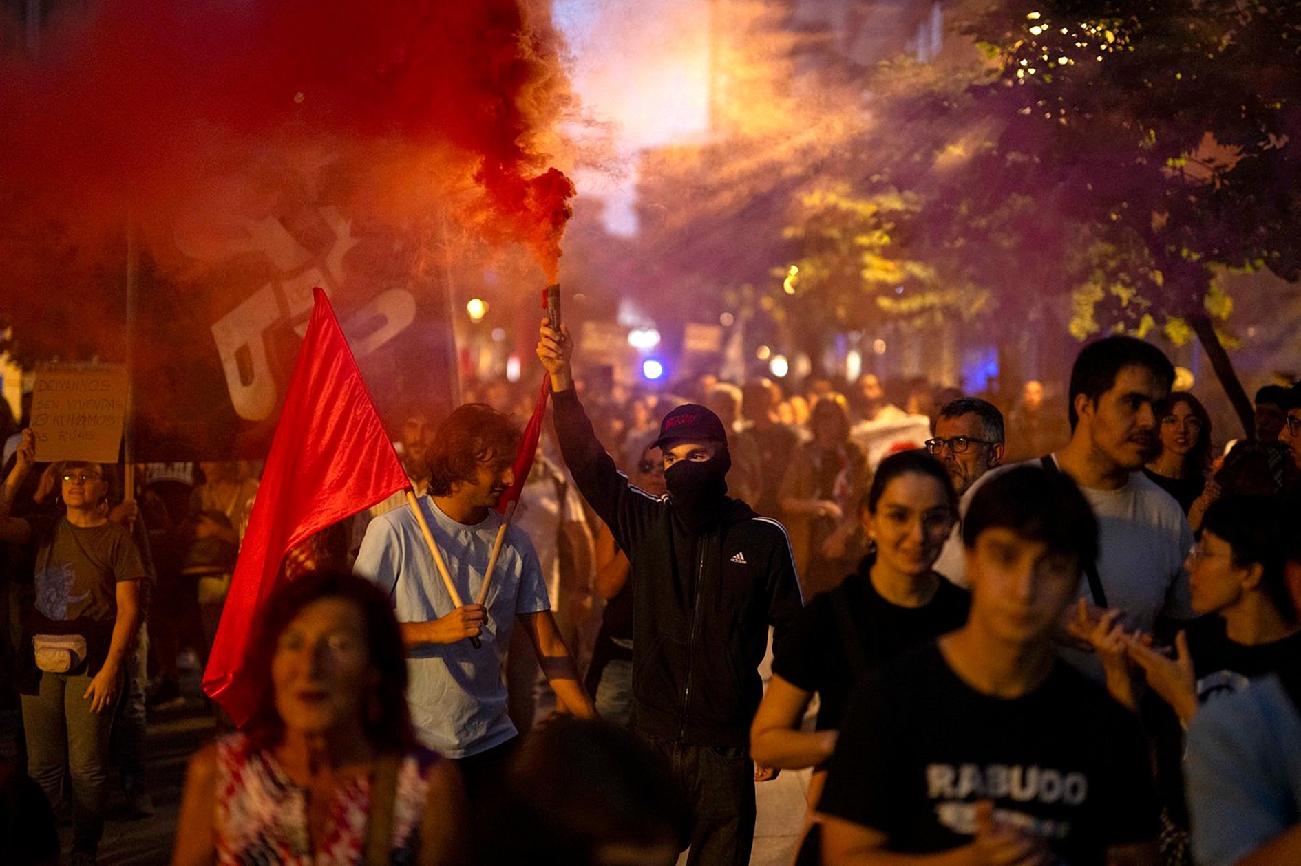 Kvůli krizi bydlení se k protestům přidali i lidé v Ourense (Španělsko)