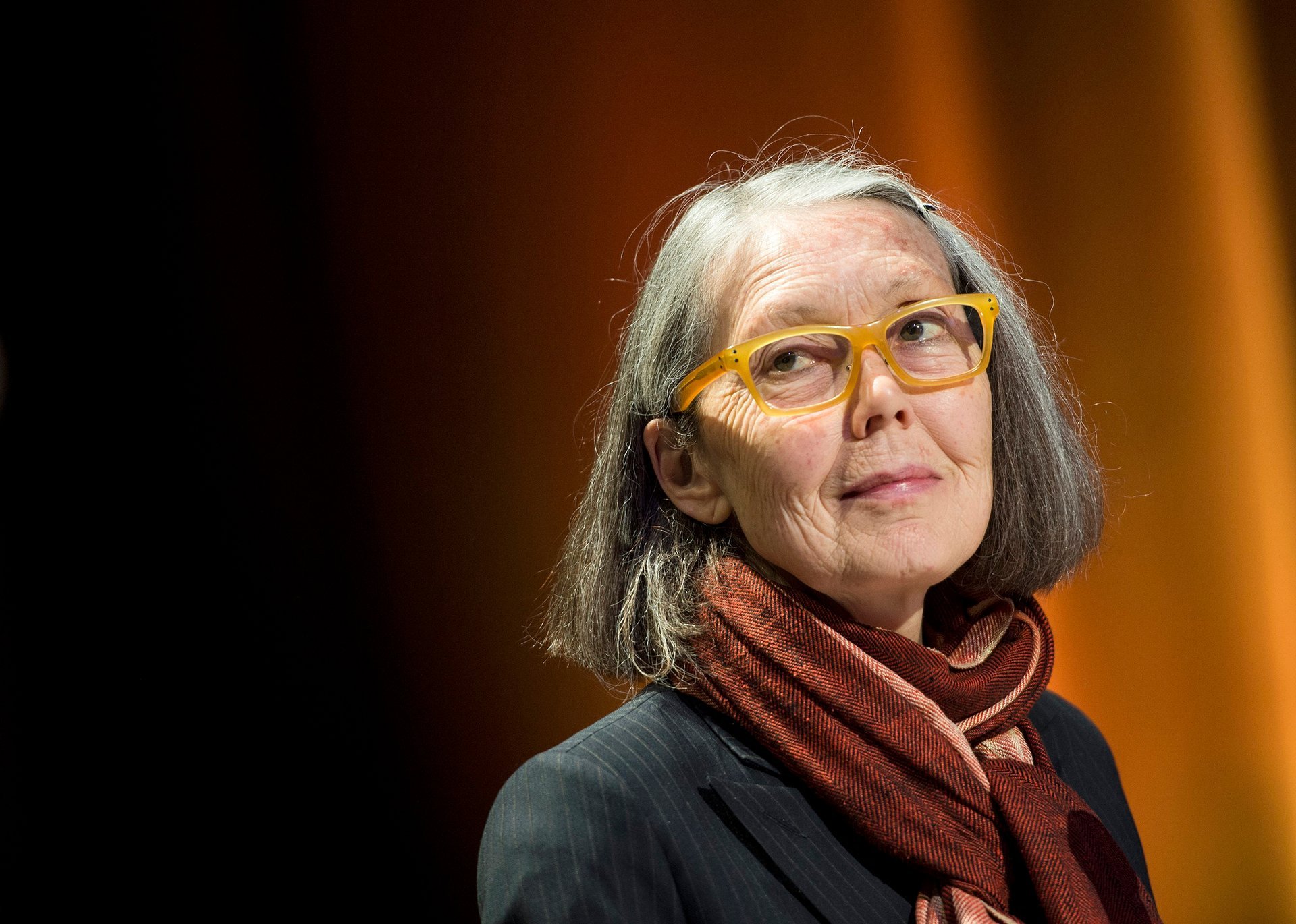 Nobelovu cenu za literaturu získala kanadská autorka Anne Carson