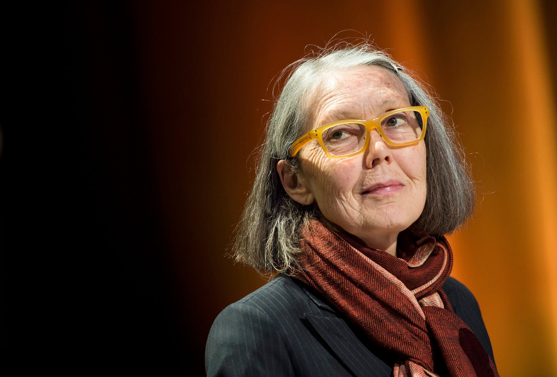 Cestou myšlení a vnímání až k tomu podstatnému. (Anne Carson)