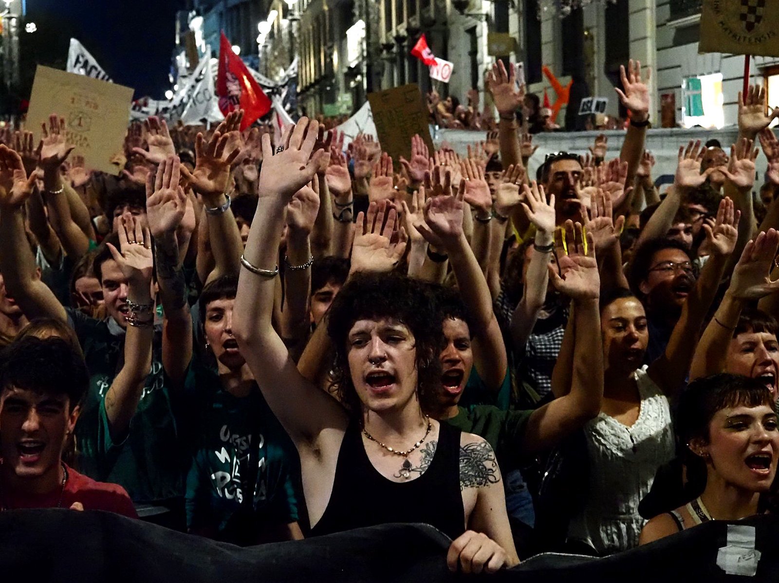 Mladí napříč starým kontinentem vyšli do ulic. Prosadí změnu politiky?