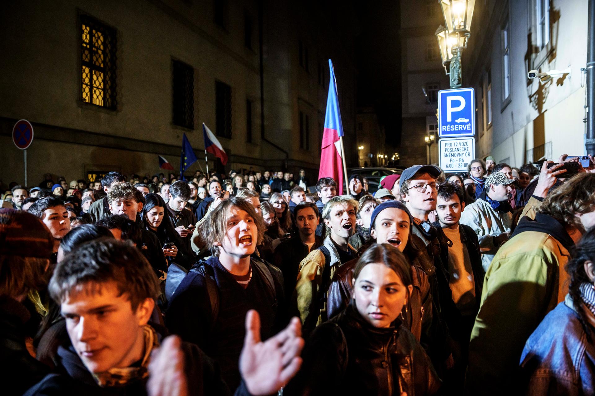Demonstrace před Sněmovnou
