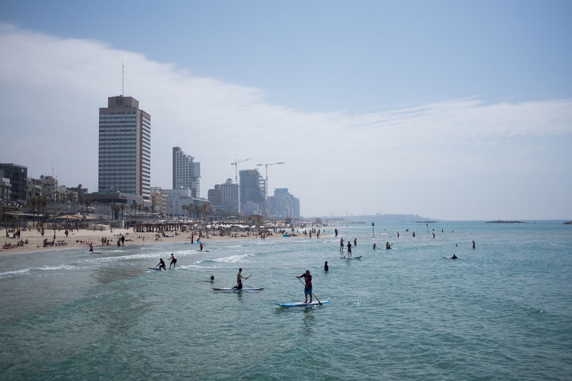 Ještě nebalí stěhovací krabice. (Tel Aviv)