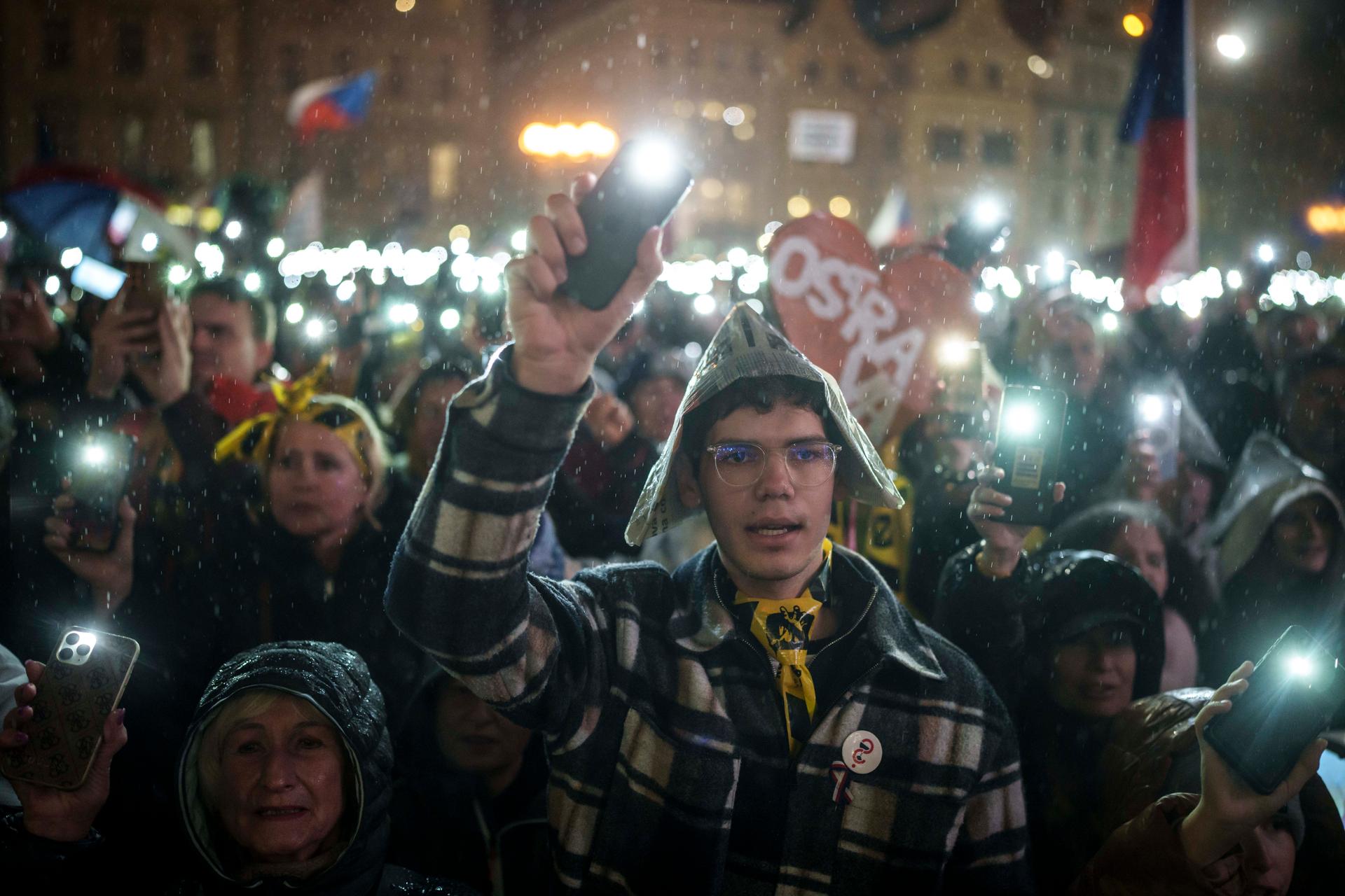Demonstrace Ruce pryč od médií