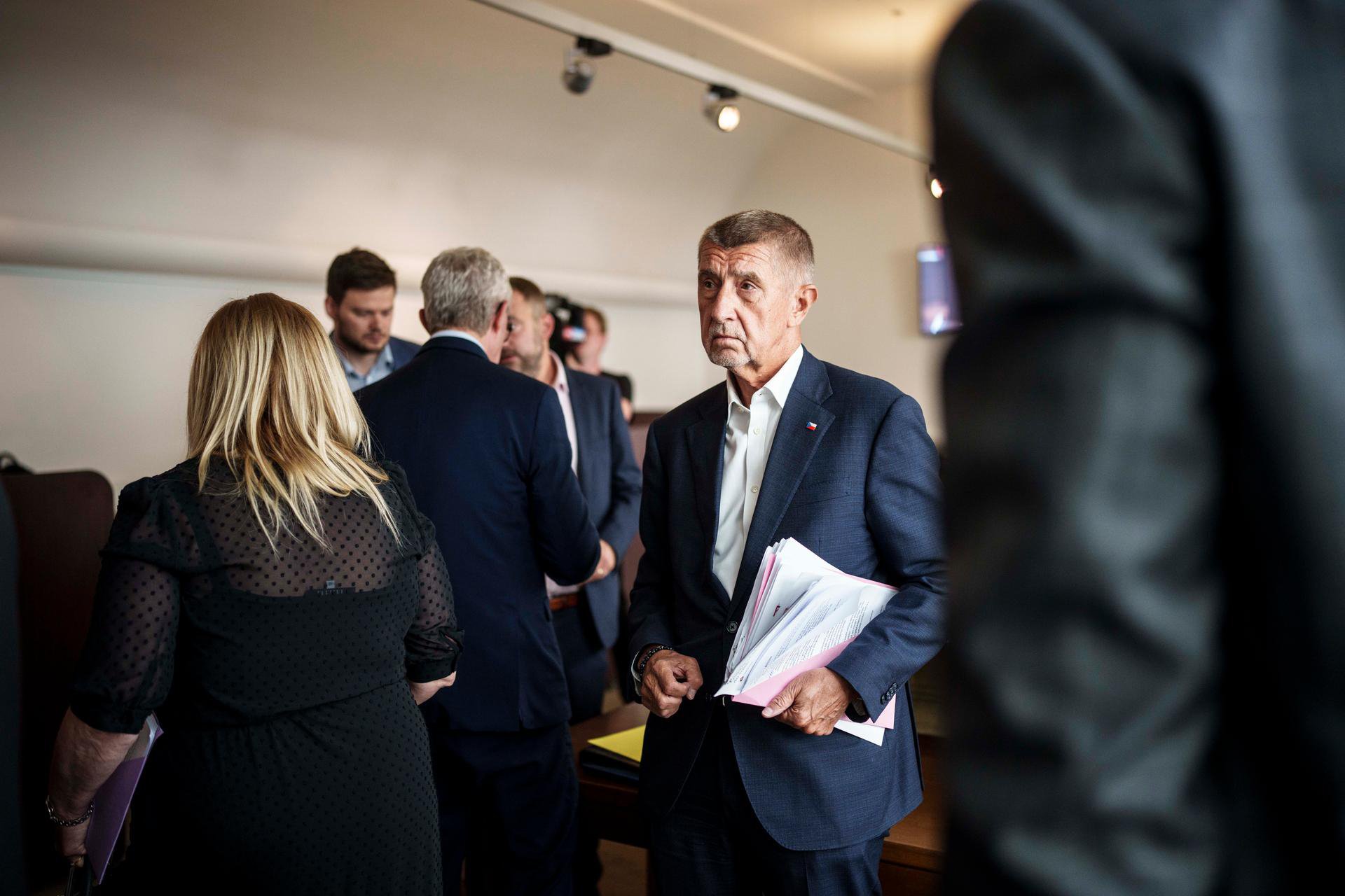 V boji proti dobře organizovanému protivníkovi, deep state. (Premiér Babiš)