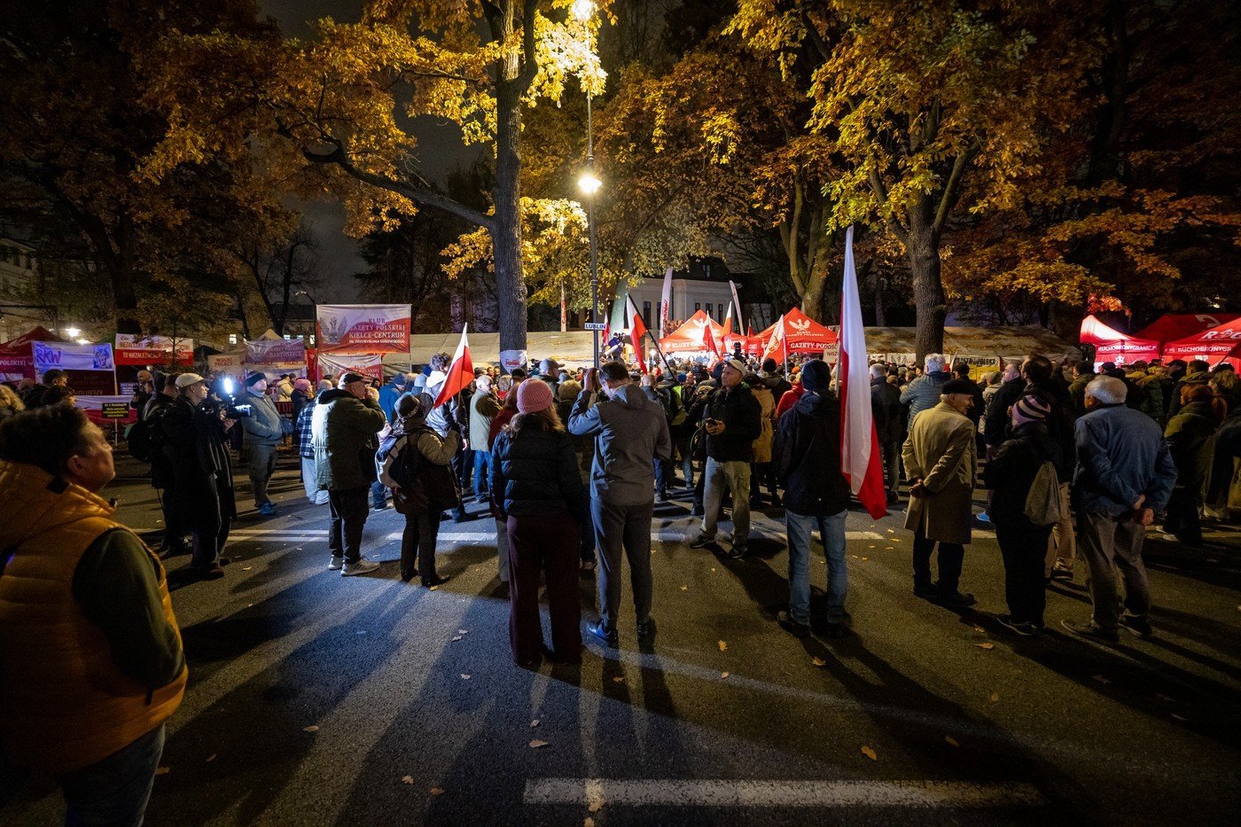 Vlast nedáme! Ale kdo ji vlastně vzal? (Protest před polským ústavním soudem)